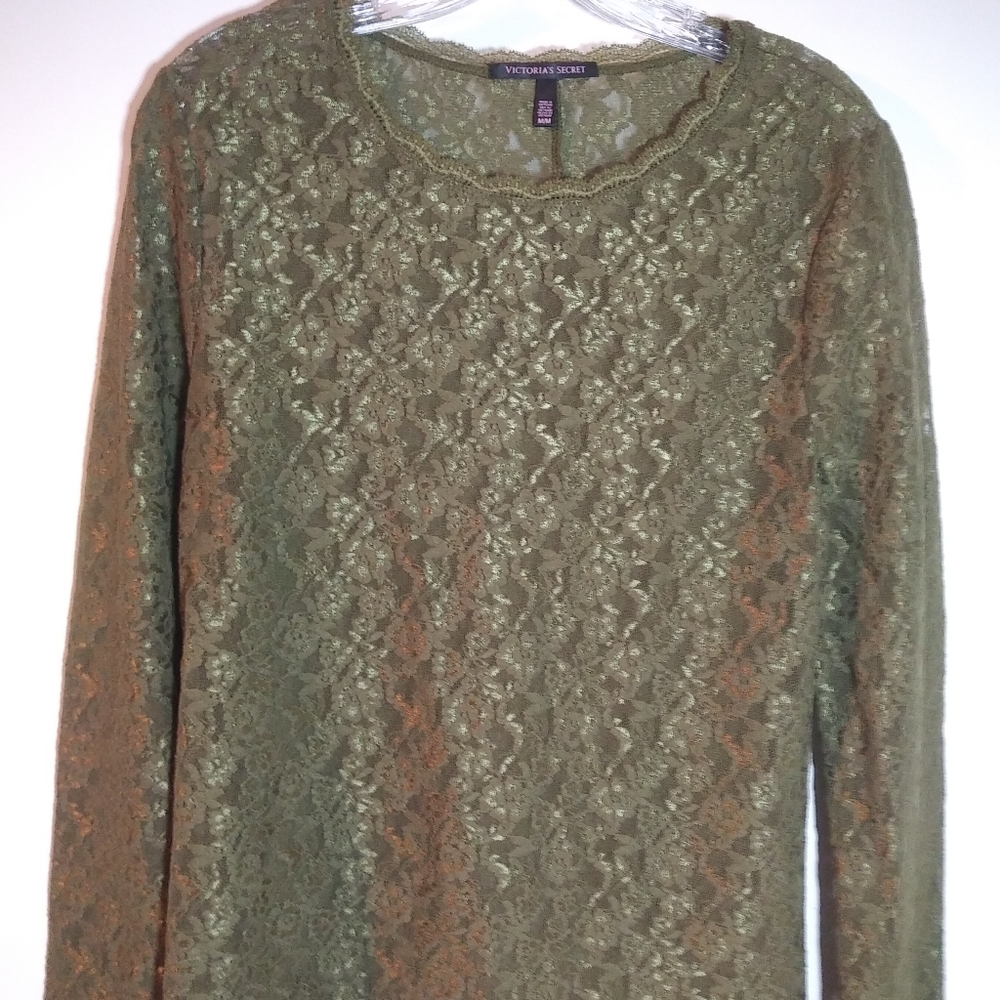 VS size M olive green lace top